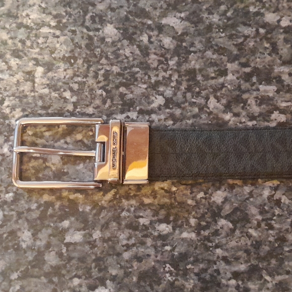 200 - Picture 2 of 4